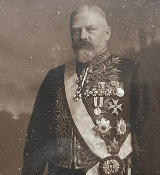 A fine carved lacquer box and cover with tianqi lacquer inset boxes and covers, Qing dynasty, Qianlong (1736-95).