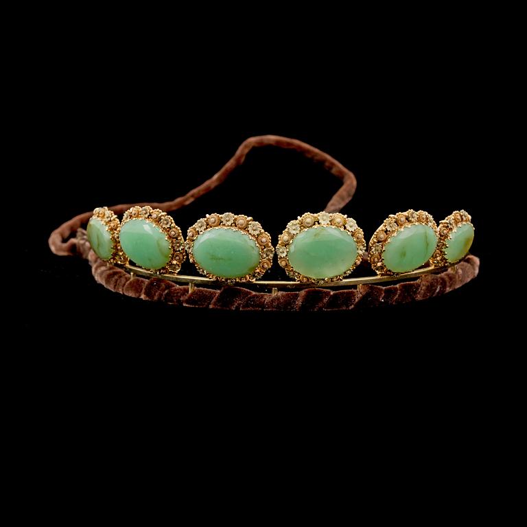 DIADEM, 14k guld och gulmetall med krysopas.