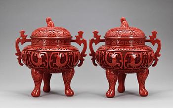 TRIPODER, ett par, Kina, 1900-talets andra hälft.