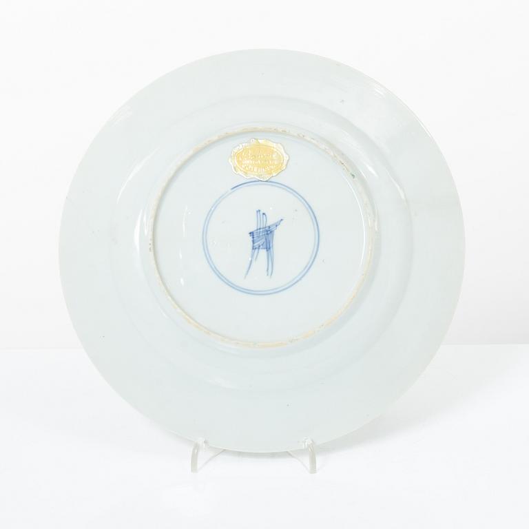 A famille verte dish, Qing dynasty, Kangxi (1662-1722).