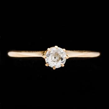 RING 18k guld med briljantslipad diamant, 1926.