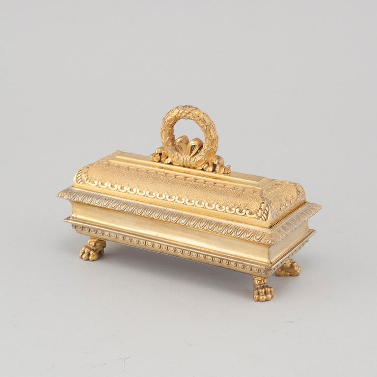 A bronze ink-stand in Empire style, around year 1900.