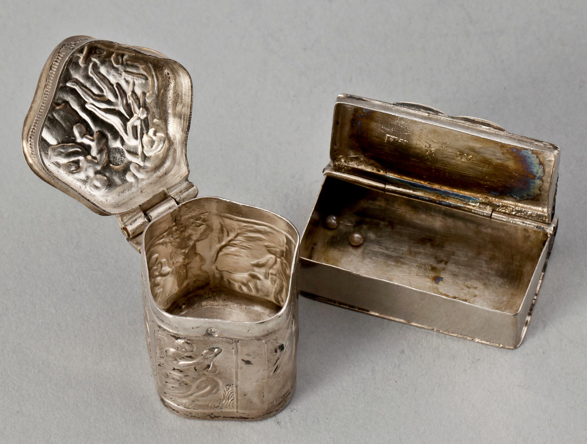 DOSOR, 2 st, silver, bla Nederländerna. 1800-tal.