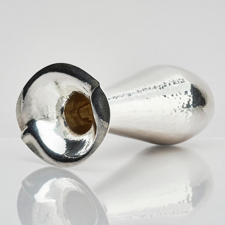 a sterling silver vase, Stockholm 1978.