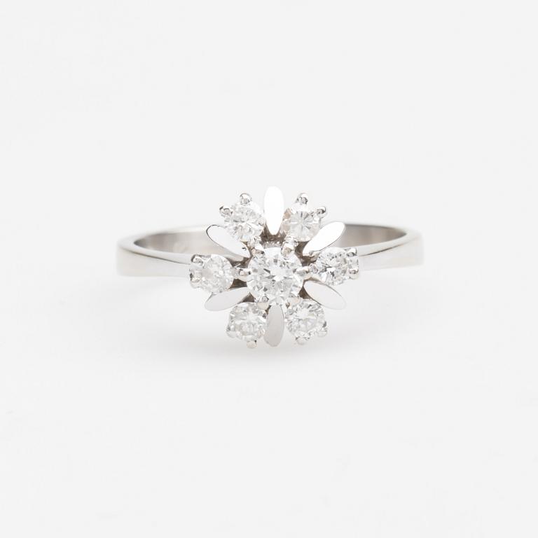 RING, 18K vitguld med briljantslipade diamanter ca 0.50 ct.