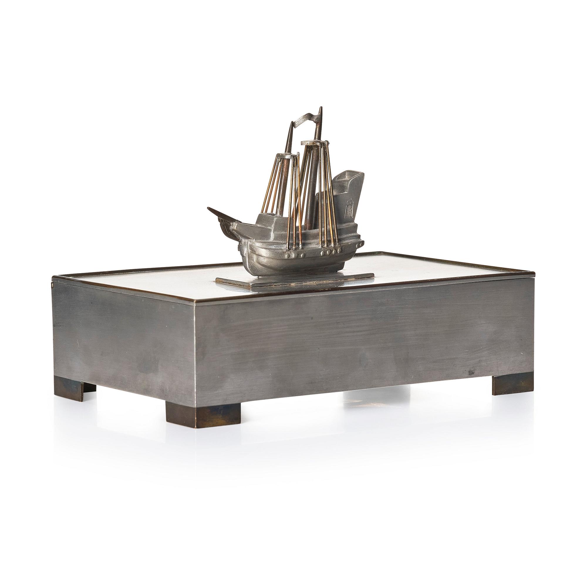 Björn Trägårdh, a lidded pewter and brass box, Firma Svenskt Tenn, Stockholm 1930.