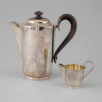 A Bertil Haglund Studio sterling silver coffee pot and creamer, Stockholm 1948.