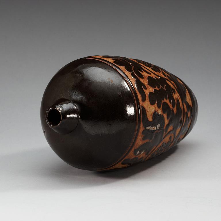 A brown glazed vase, Yuan dynasty (1271-1368).