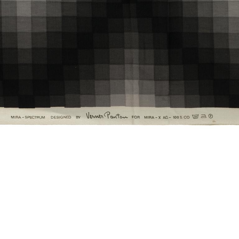 GARDINLÄNGDER, 3 st samt PROVBITAR, 2 st, bomullskretong, Verner Panton för Mira-X. 1970-tal.