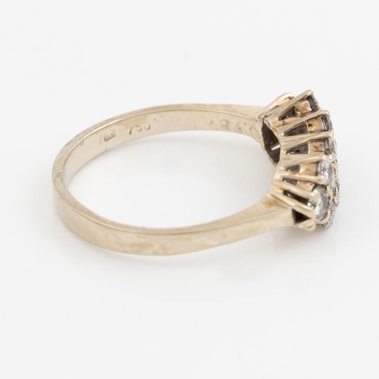 Ring 18K white gold set with brilliant-cut diamonds.