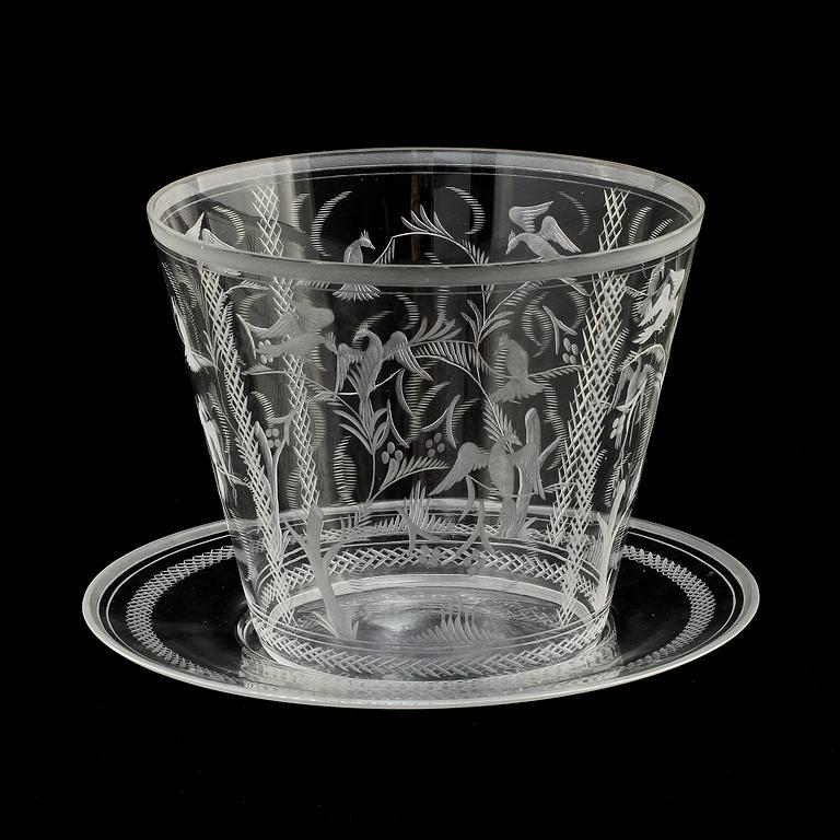SKÅL PÅ FAT, glas, Edward Hald, Orrefors, 1900-talets första hälft.