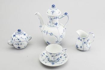 KAFFESERVIS, porslin, 13+6 delar, Musselmalet" Royal Copenhagen.