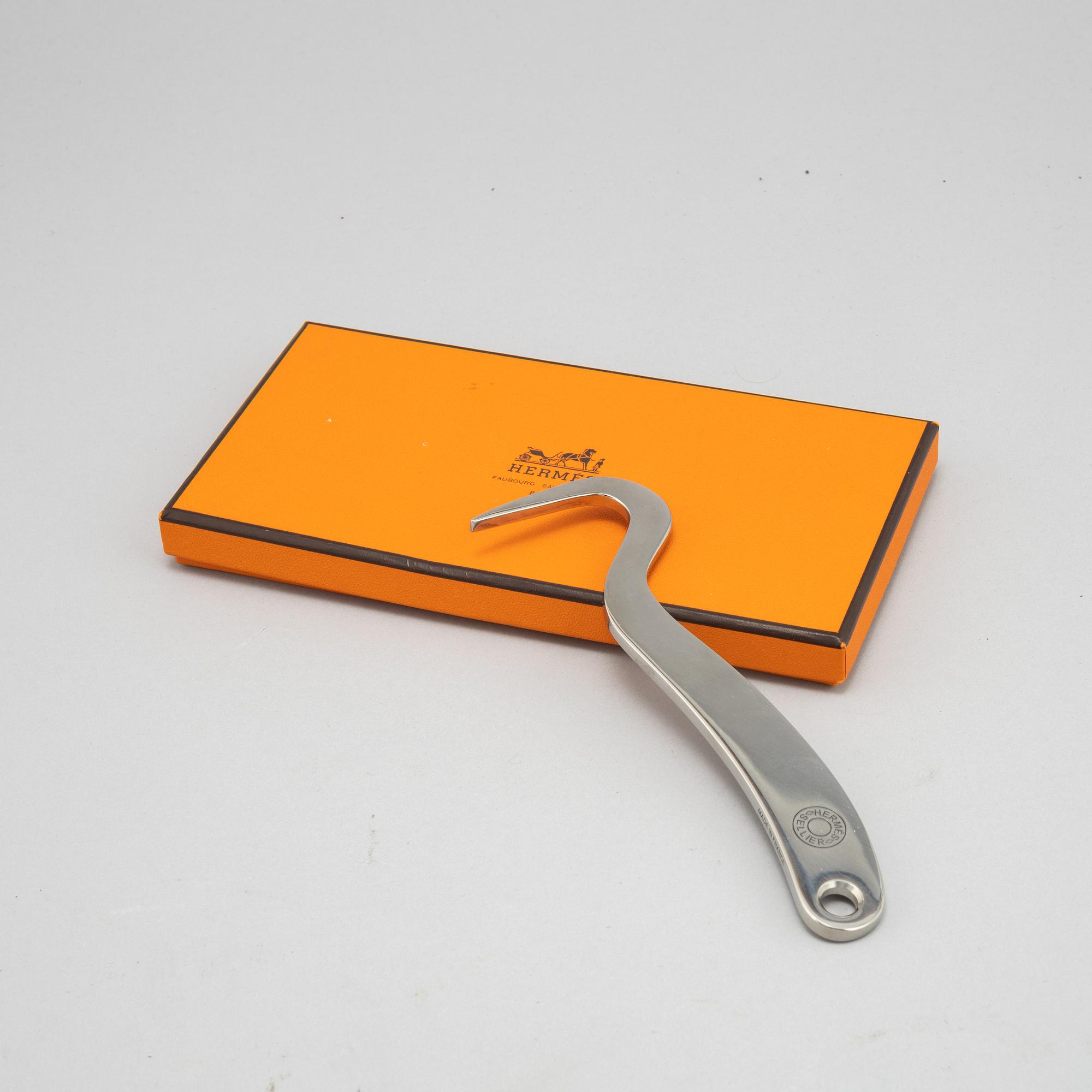 Hermès, hoof pick.