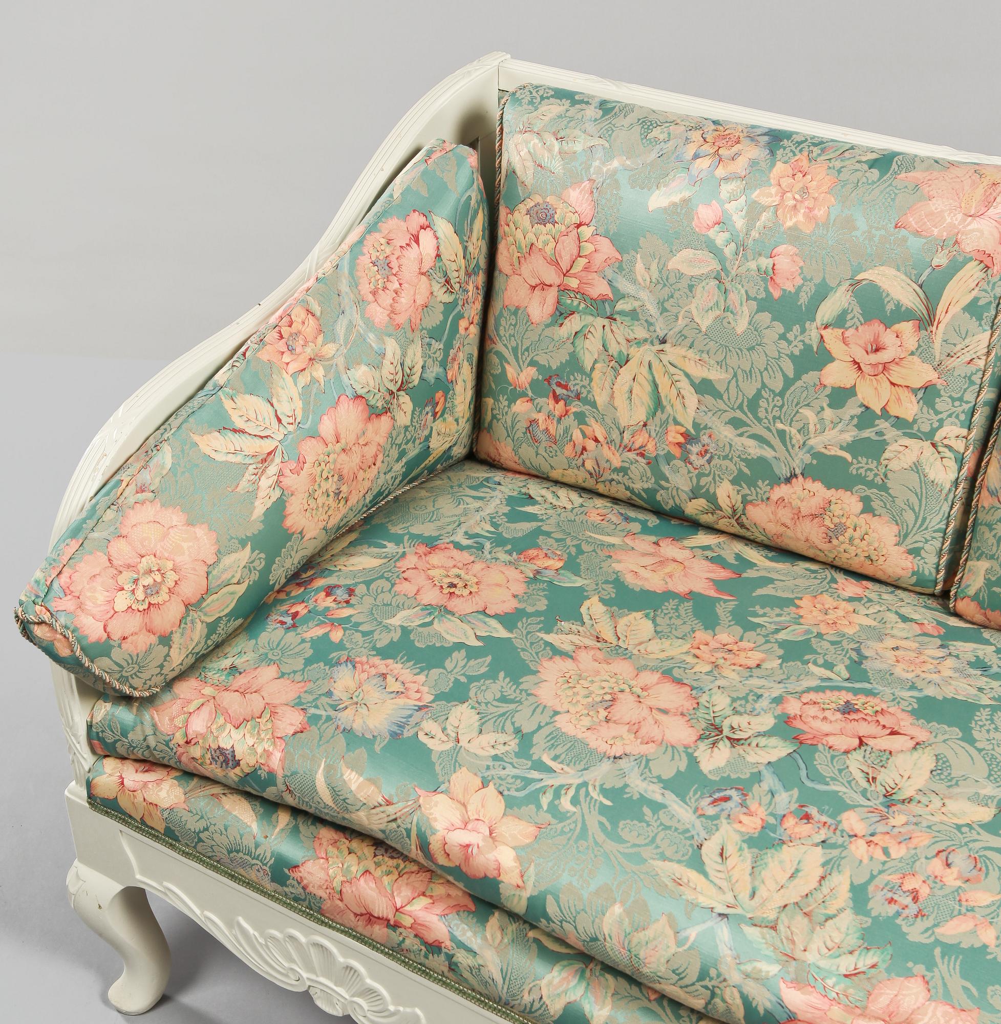 TRÅGSOFFA, rokokostil, omkring 1900-talets mitt.