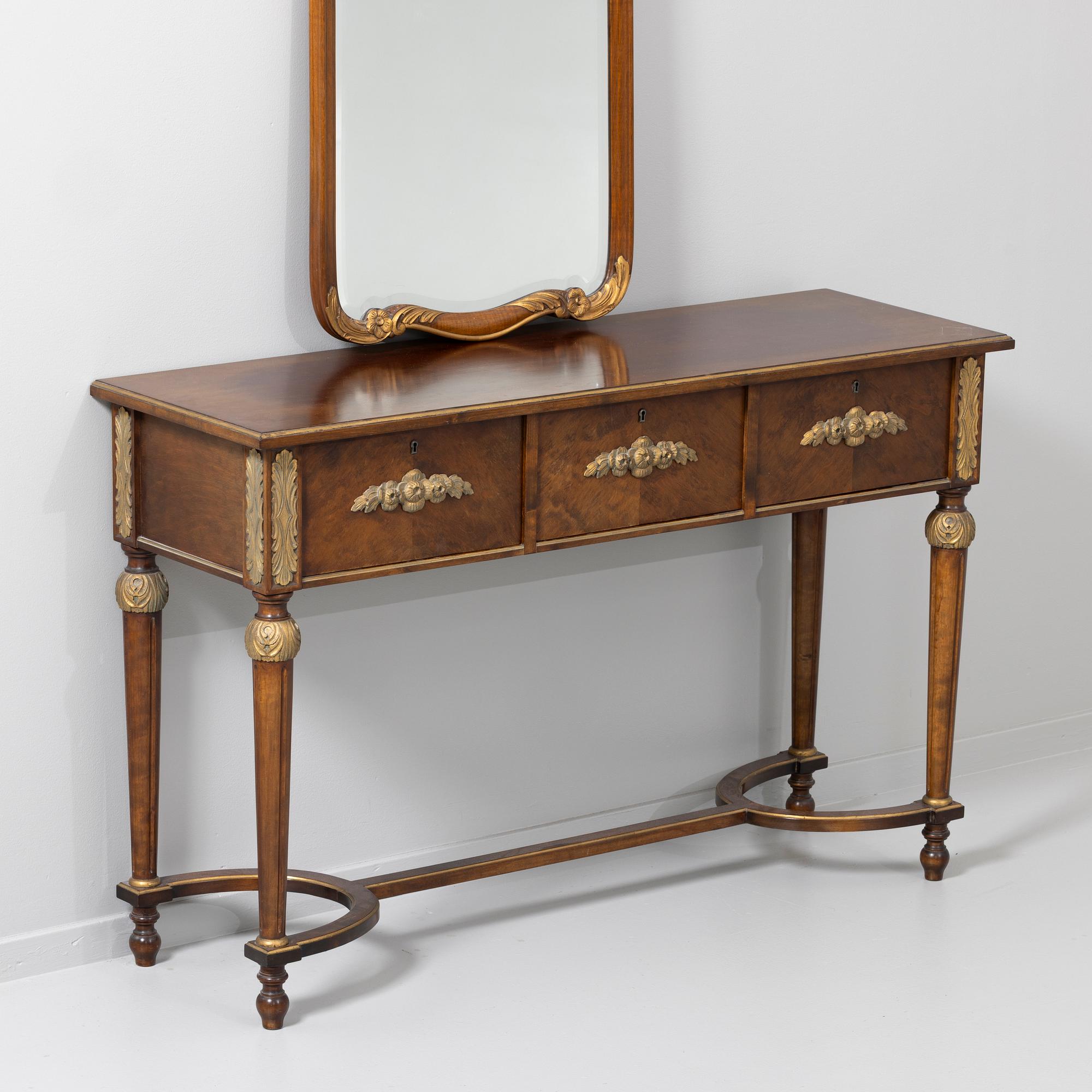 Hallbord och spegel, empirestil, 1900-tal.