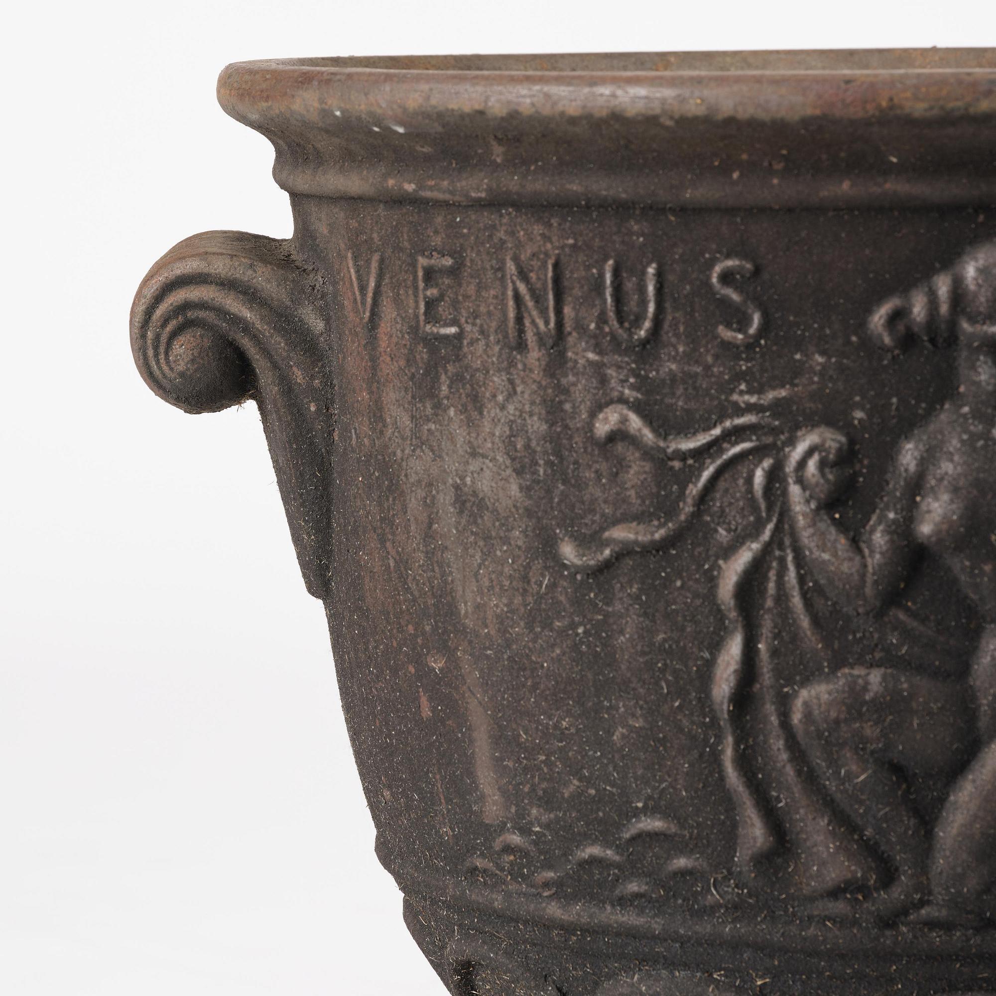 Ivar Johnsson, a pair of "Venus" cast iron urns, Näfveqvarns bruk, Swedish Grace.