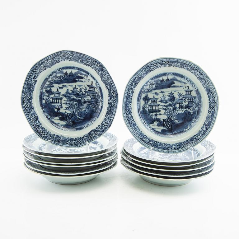 Deep plates 13 pcs. China, circa 1800 porcelain.