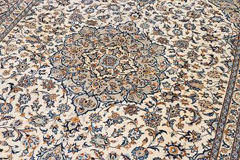 Matta, Keshan, ca 408 x 392 cm.