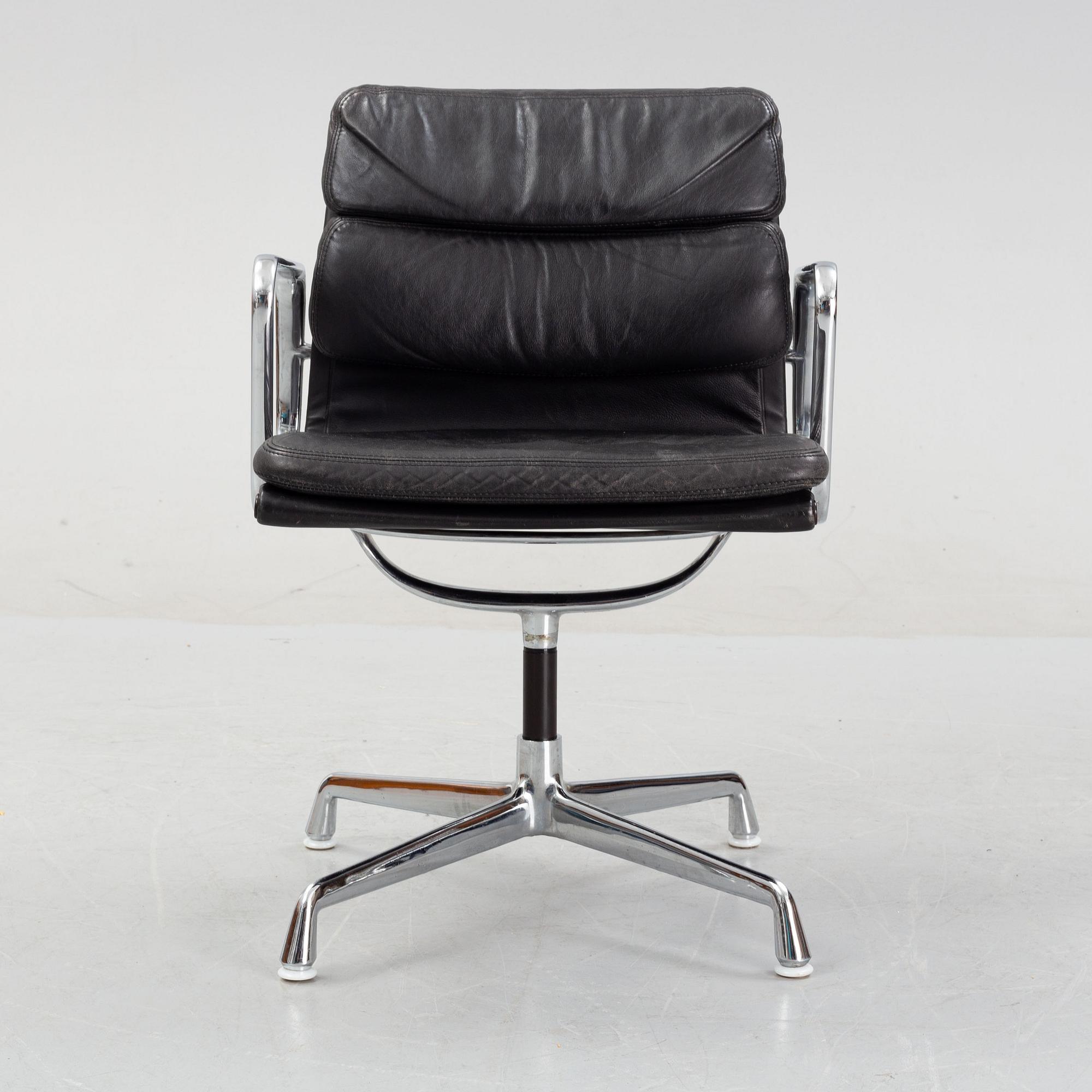Charles & Ray Eames, an "EA 208 Soft Pad Chair", Herman Miller.