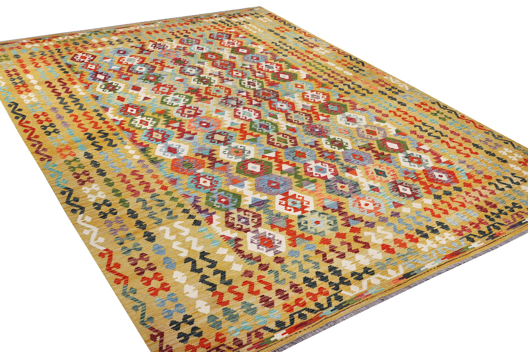 A Kilim carpet, c. 401 x 300 cm.