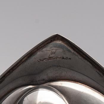 FAT, silver, Tapio Wirkkala, Kultakeskus, Tavastehus 1964. Vikt ca 239,3 g.