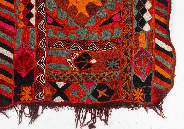 Matta/vävnad, slätväv, täsknomader, ca 280 x 154 cm.
