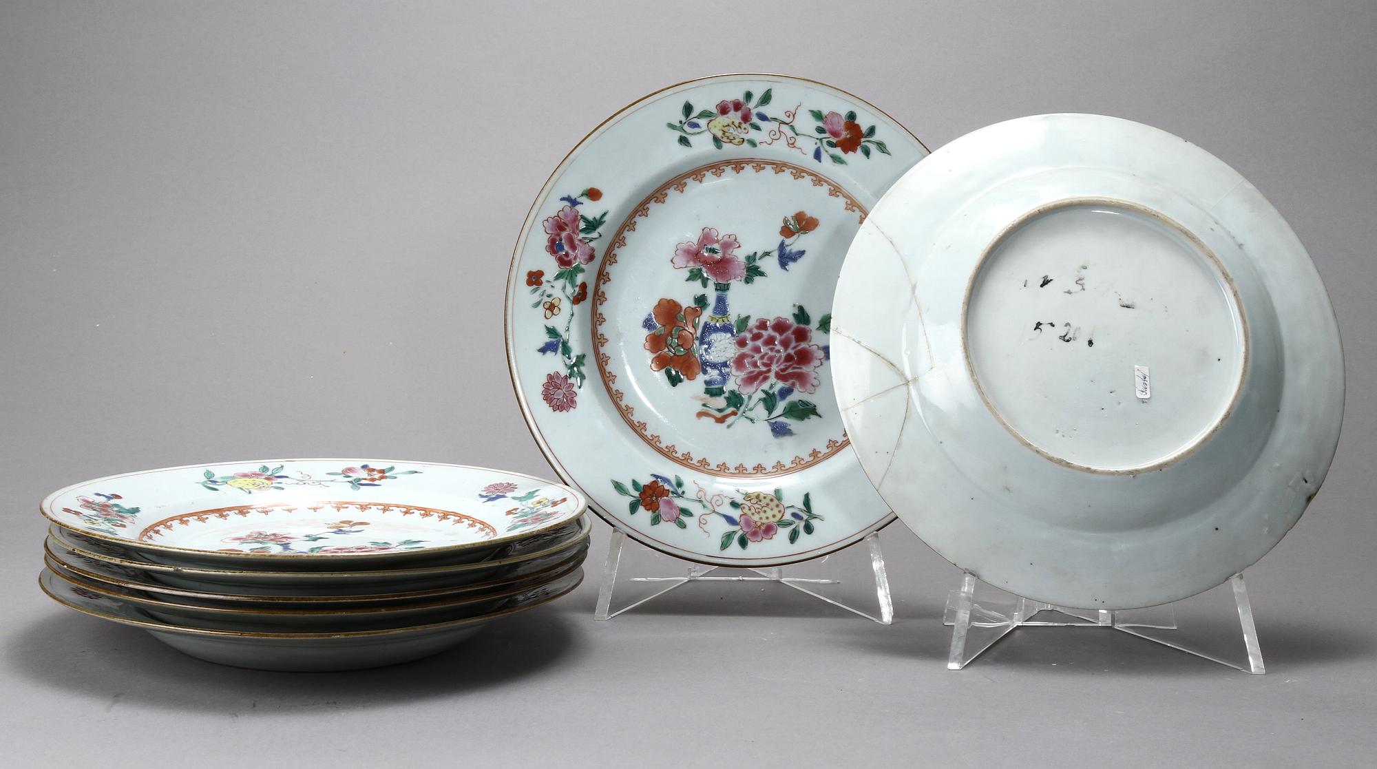 TALLRIKAR, 7 st, porslin, Kina, 1700-tal.