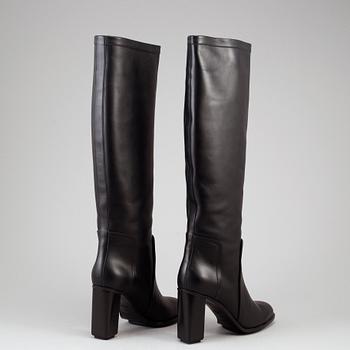 HERMÈS, a pair of black leather boots, size 40. 2019.