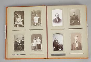 FOTOALBUM, ca 40 bilder, Jugend, omkring år 1900.