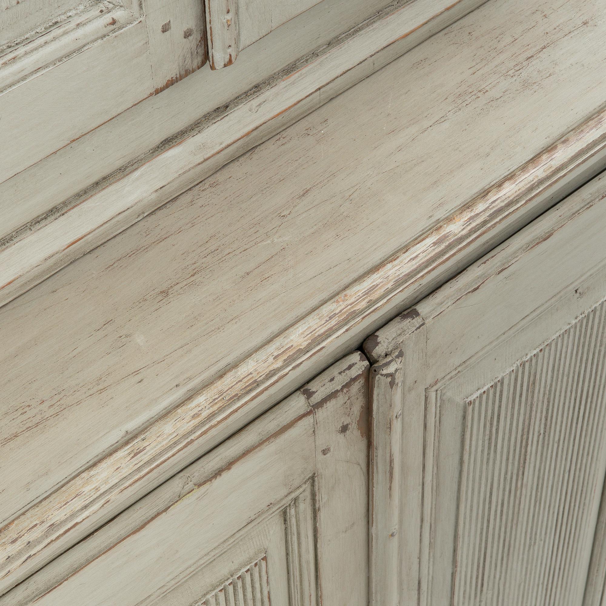 An early 19th century Gustavian corner cabinet, Sweden.