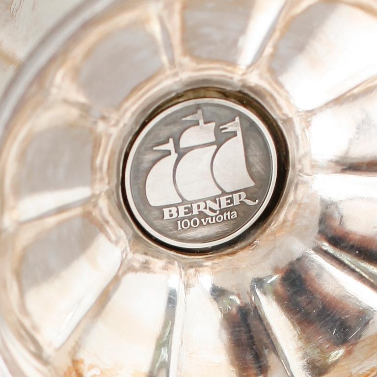 SOCKERSKÅL OCH GRÄDDKANNA, silver, Finland 1983. Vikt ca 196 gram.