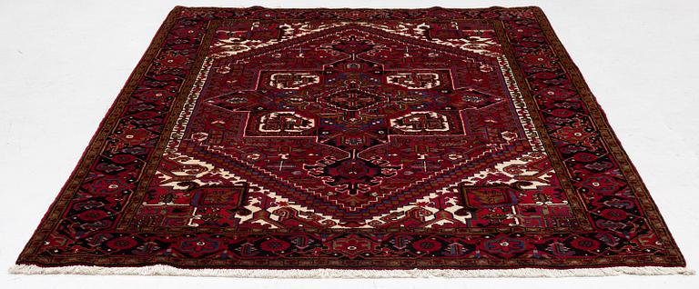 A carpet, Heriz/Gorovan, ca 287 x 205 cm.