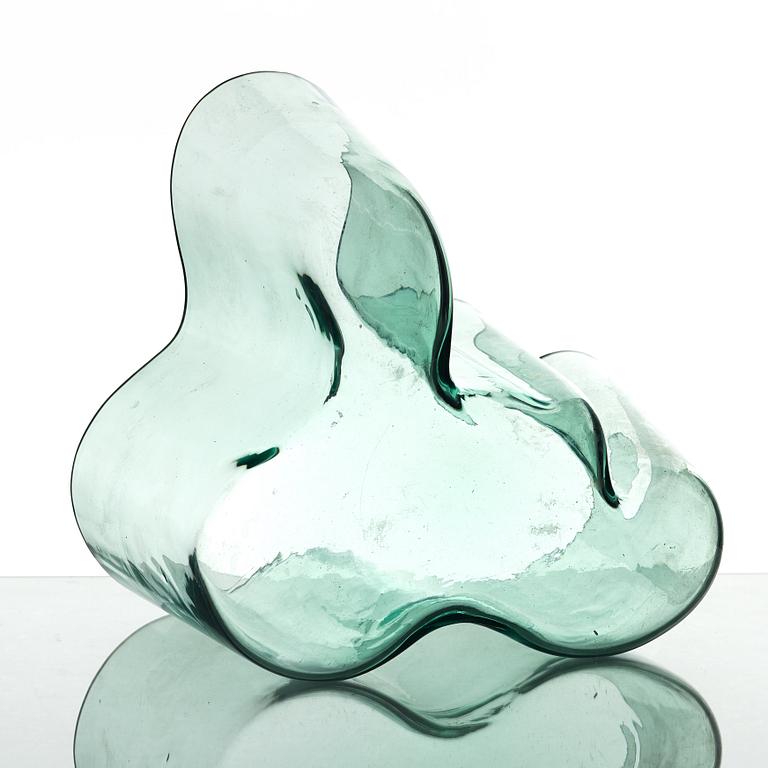 Alvar Aalto, a green tinted glass vase, Karhula, Finland ca 1937-49, model 9750.