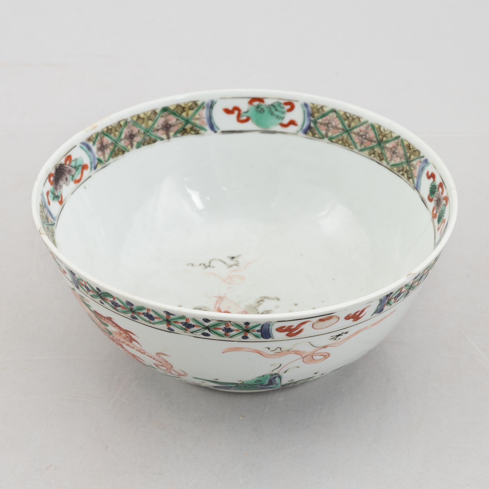 A wucai porcelain bowl, China, Qingdynasty, early 18th century.