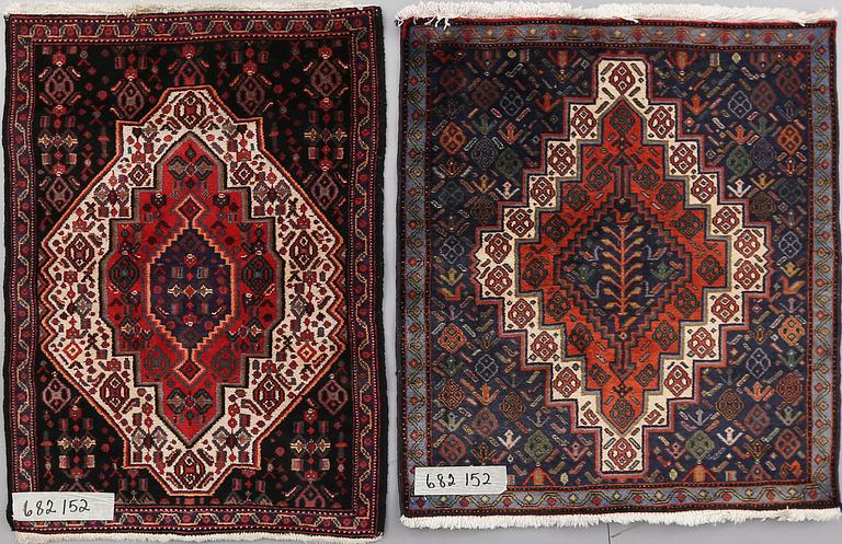 MATTOR, 2 st, orientaliska. Ca 93 x 69 samt 89 x 80 cm.