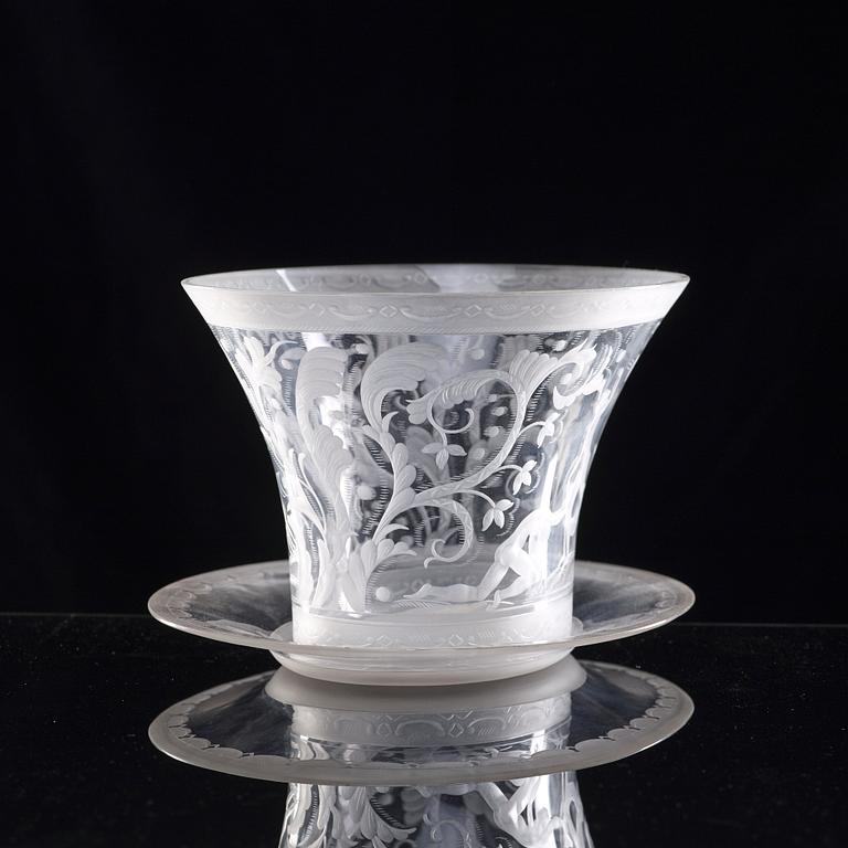 Simon Gate, an engraved bowl, Orrefors 1930. engraved by Arthur Diessner.