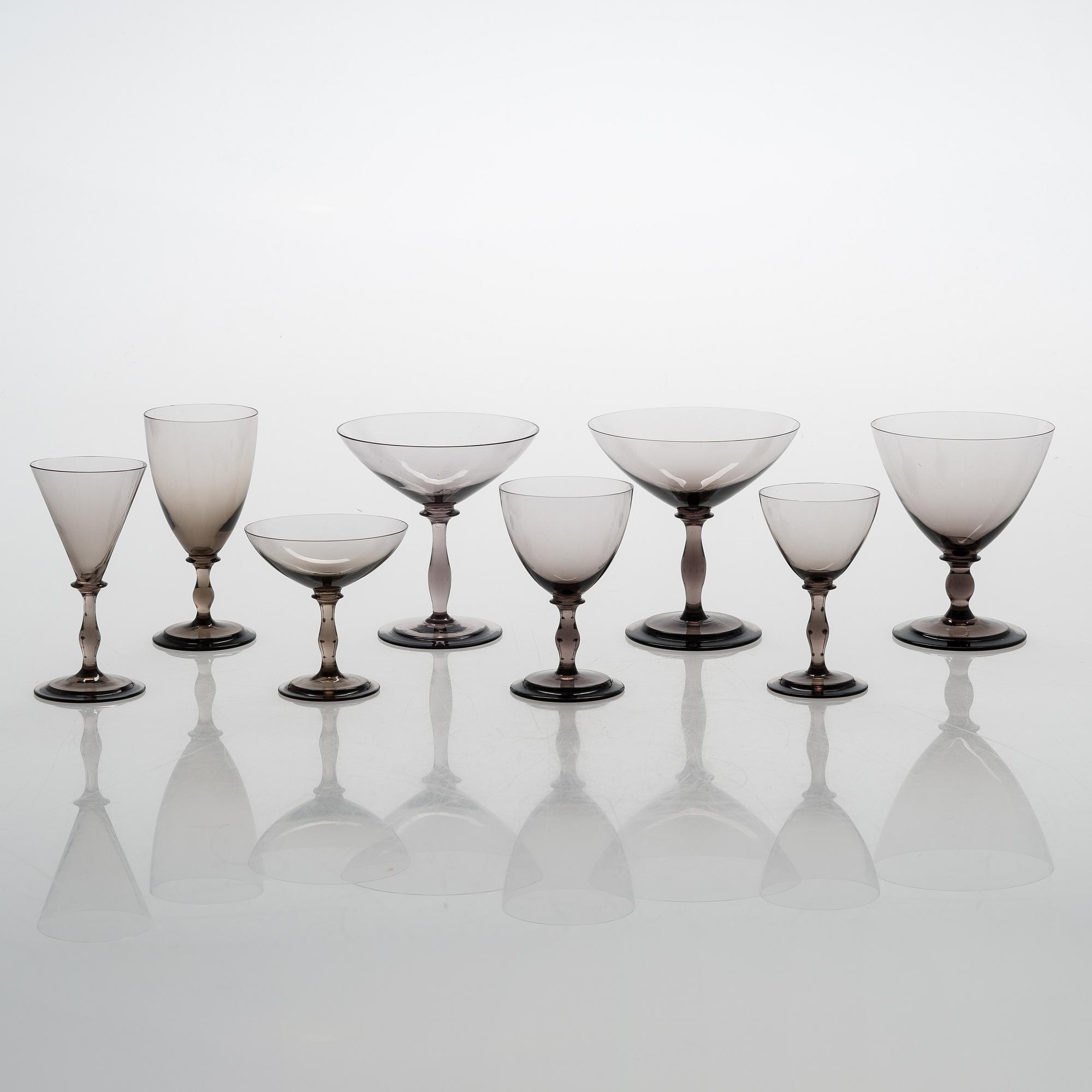 Tyra Lundgren, a set of 33 glasses, Riihimäen Lasi, first half of the 20th century.
