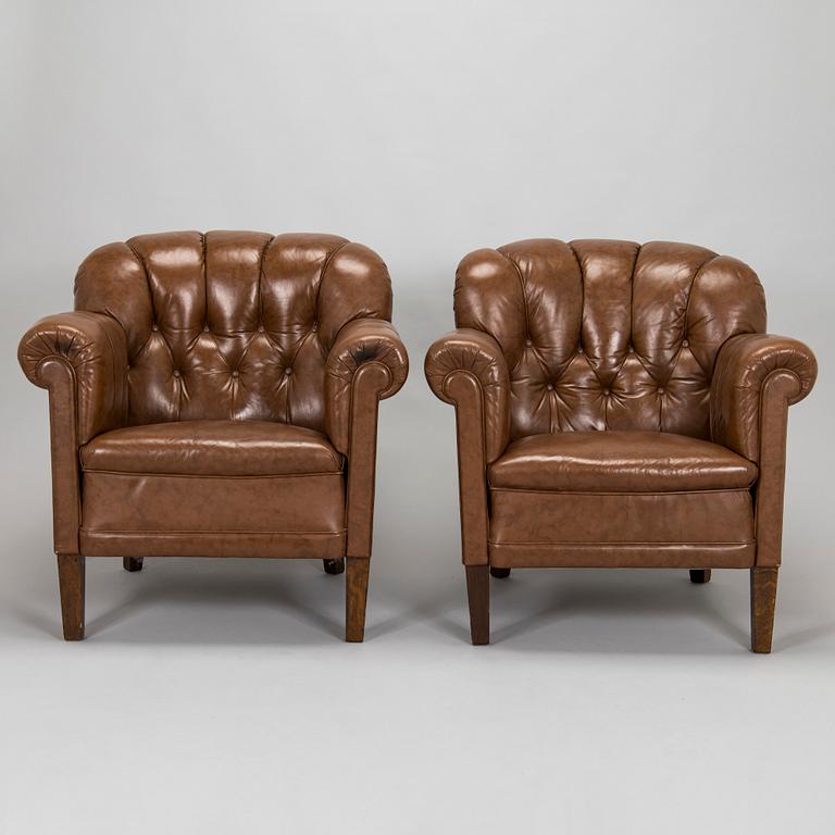 A pair of 1920s armchair.