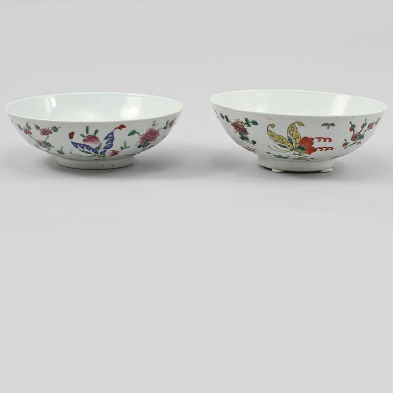 SKÅLAR, ett par, porslin. Kina, 1900-talet första hälft.