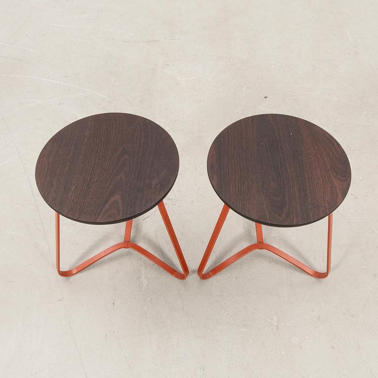 Garden table/stools, a pair "Oly" Hope, 21st century.