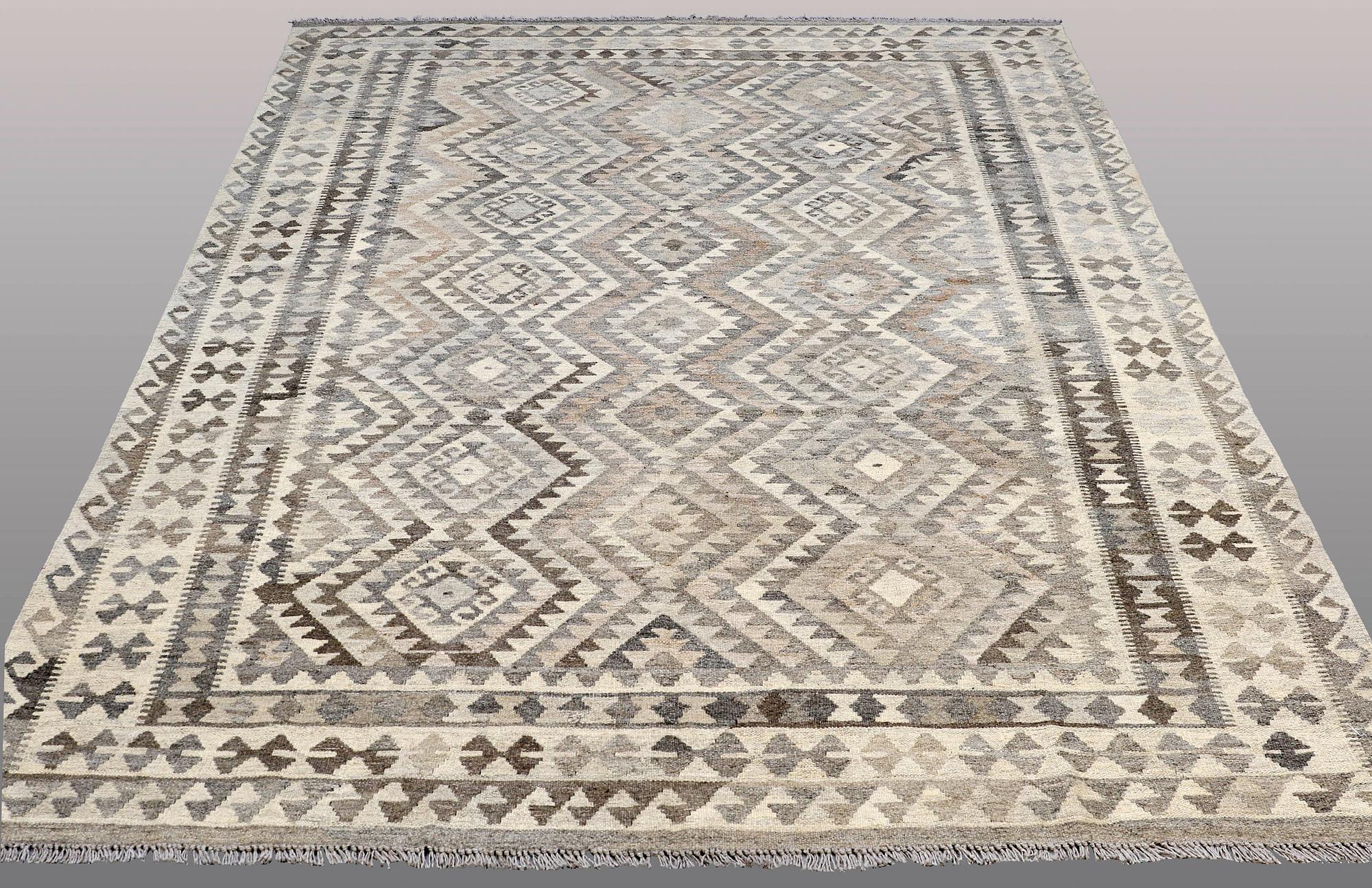 MATTA, Kilim, ca 293 x 204 cm.
