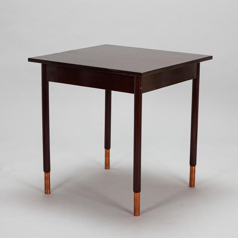 Bernhard Häkli, A Finnish Jugend table and six chairs, Vihdin Puuseppäin Huonekaluliike 1911.