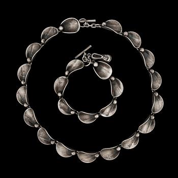 Niels Erik From · COLLIER OCH ARMBAND, sterling silver, Niels Erik From, Danmark, 1950/60-tal. Vikt 70,8g.