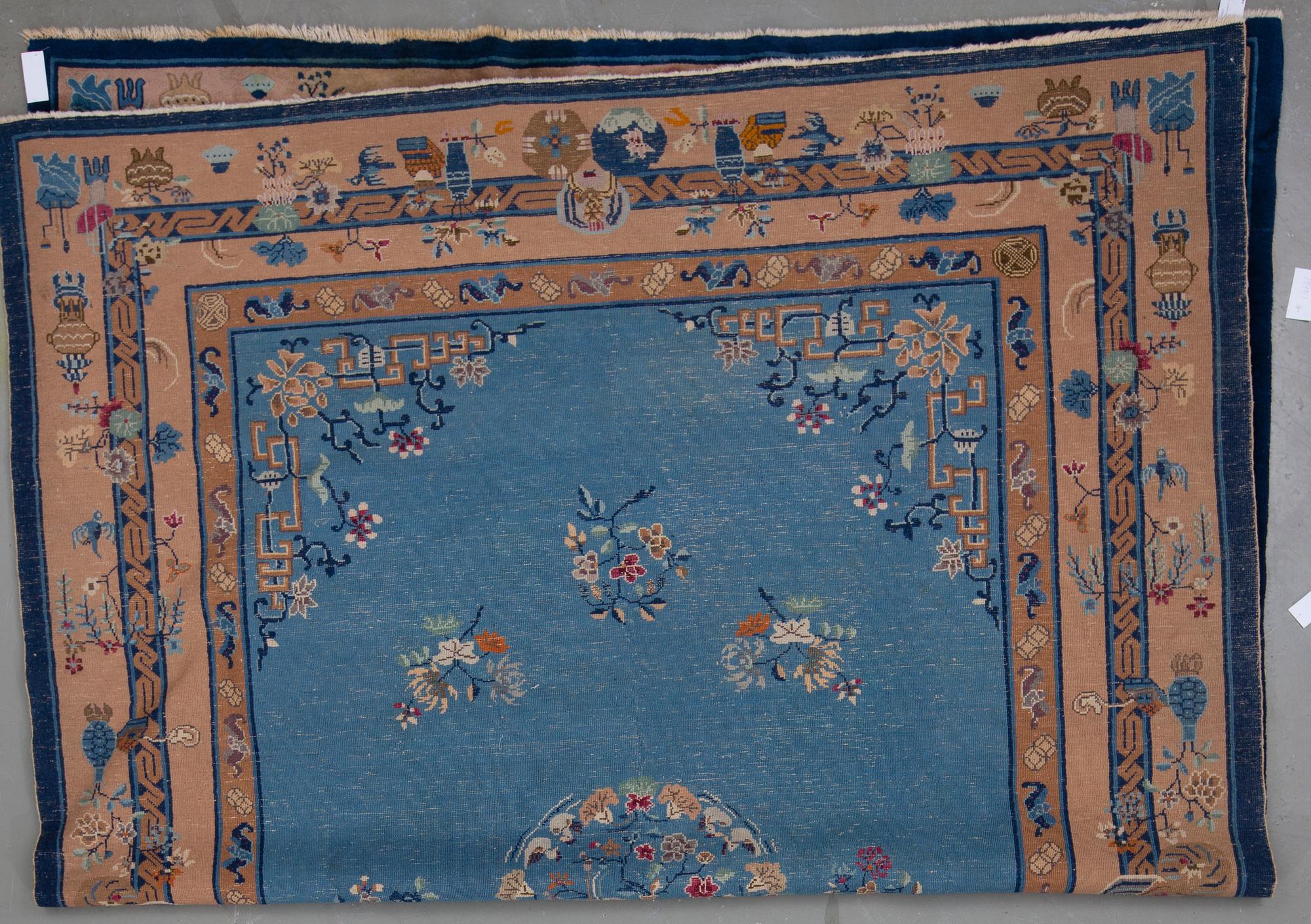 MATTA, Kina, semiantik. Ca 326x240 cm.