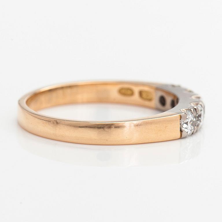 An 18K gold ring, with diamonds totalling approx. 0.30 ct.  Timanttiset, Helsinki.