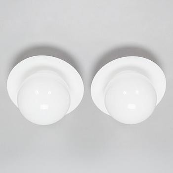 Paavo Tynell, a pair of mid-20th century outdoor  wall lamps for Idman Finland.