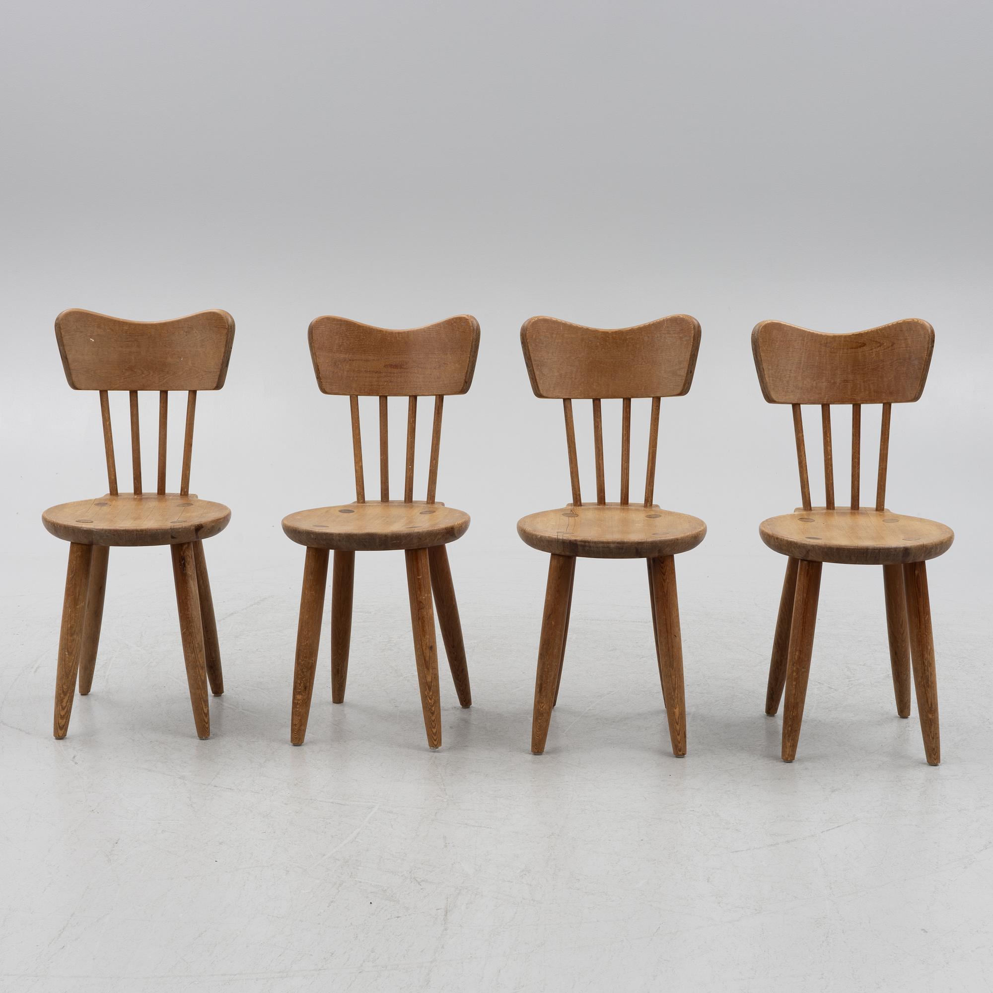A set of sports cabin model chairs, around the mid-20th century.