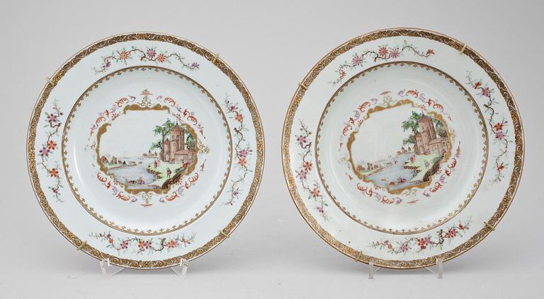 TALLRIKAR, ett par, samt skål, kompaniporslin. Qianlong (1736-1795).