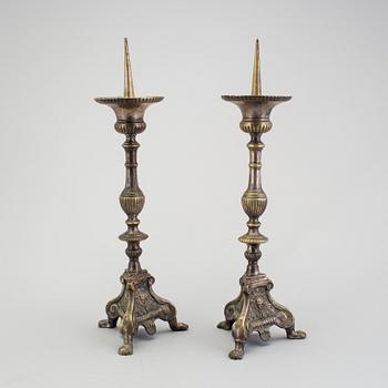 ALTARSTAKAR, ett par, 1800-tal.