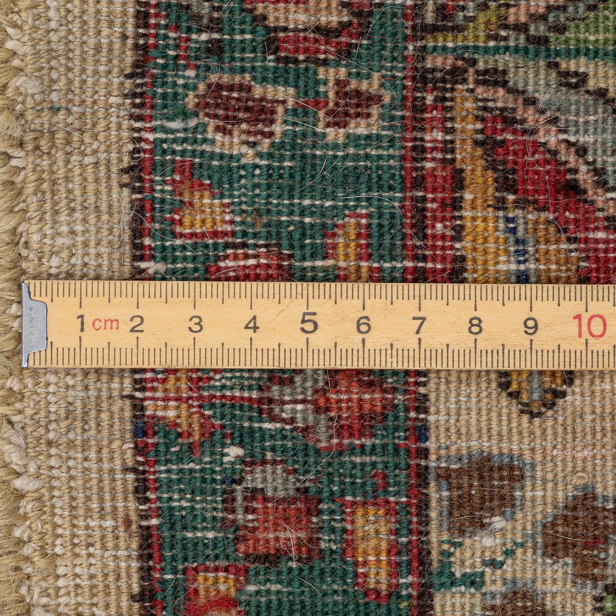 Matta, semiantik Täbris, Nordvästra Persien, ca 285 x 196 cm.